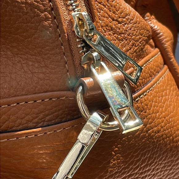 Divina Ferenze Leather Carryon Duffle Bag - Picture 6 of 12